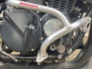 ホンダ　CB750（RC42）2006年式　ゴールドメダル　エンジンガード　スラッシュガード　エンジンスライダー