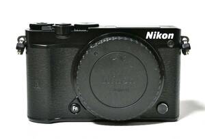 美品　Nikon J5 ボディ　ブラック　ニコン　ミラーレスカメラ