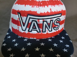 USA購入 アメカジ バンズ【VANS】【OFF THE WALL】アメリカ国旗【★】デザイン ロゴ刺繍入りメッシュキャップ