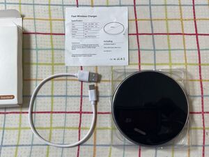 置くだけ・ワイヤレス充電器・iPhoneで２回のみ使用・美品・動作問題なし