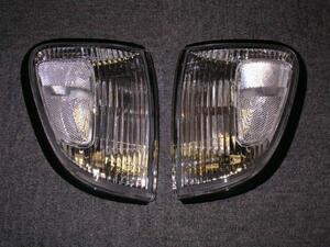 セール 新品 1998-2000 TOYOTA TACOMA CLEAR CORNER LAMP タコマ US クリアーコーナーランプ 4WD プレランナー ミニトラック