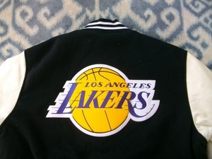 ロサンゼルス レイカーズ 袖革？レザー？リバーシブルジャケット 極美品 表記XL Los Angeles Lakers NBA