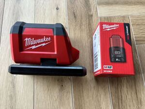 新品未使用 ミルウォーキー Milwaukee M12 PAL 12v LEDエリアライト & M12 B2 2A リチウムバッテリー セット品 ミルウォーキーから直購入品