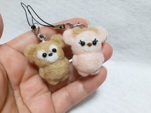 羊毛フェルト ハンドメイド 　熊　コロコロクマさん　ペア　2個セット　ストラップ 