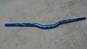 新品 RaceFace Atlas Riser Handlebar blue レースフェイス 31.8mm 760mm 1.25inchライズ　ブルー