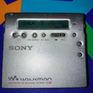 SONY MZ-R900-S中古完全ジャンク品ソニーMDウォークマン 本体のみ付属品なし