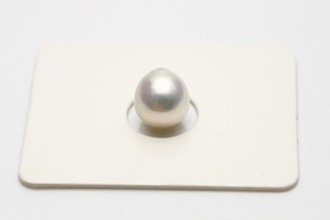 アコヤ真珠パールルース　片穴　7.5-8.0mm　シルバーブルーカラー