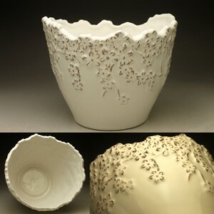 【余韻】 フラワーベース 白磁 花柄 花瓶 花器★無傷美品 華道具＜同梱可＞