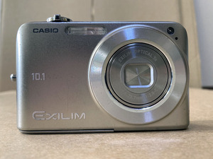 CASIO EXILIM EX-Z1080 1010万画素 バッテリー付き ジャンク扱い品です。