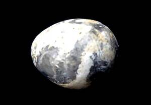 インドネシア・バリ島の“不思議な石”（小さな玉・5）