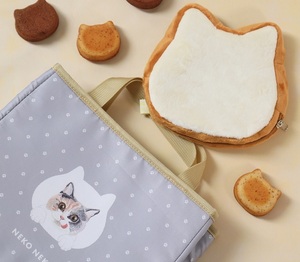 新品! ねこねこランチ保冷バッグ　ねこねこ食パンポーチ　ねこねこ食パン　猫　トートバッグ　エコバッグ