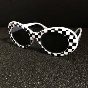 oval sunglasses オーバル サングラス kurt cobain カート コバーン nirvana ニルバーナ 市松 ska punk rock hard core alternative grunge