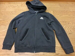 s405k　adidas　アディダス　140　パーカー　ジップアップジャケット　子供服　黒　男の子　女の子　中古　(0426)