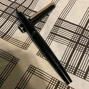 MONTBLANC モンブラン 万年筆 ペン先 585(14金)刻印有り ブラック 全長13.3㎝ 【1110-3】 ゴールド