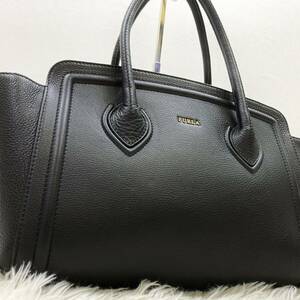 【美品】 FURLA フルラ トートバッグ カレッジ ブラック レザー 肩掛け A4収納 メンズ レディース ビジネス 通勤 仕事鞄 ロゴ金具