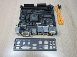 GIGABYTE GA-H170N-WIFI M.2 1151 Mini-ITX マザーボード 中古品