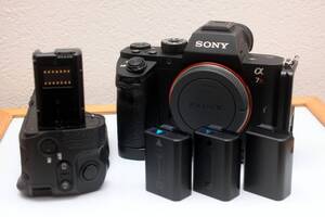 Sony α7RⅡ 動作品中古シャッター数6714回 縦位置グリップVG-C2EM L字プレート 35mmフルサイズ 4240万画素 α7R II ILCE-7RM2 元箱有