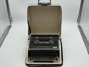 【中古・現状品】簡易動作確認済み　オリベッティ（olivetti） タイプライター（Lettera DL）　英文　※ケース傷みあり　1FA1-S100-11HAG5