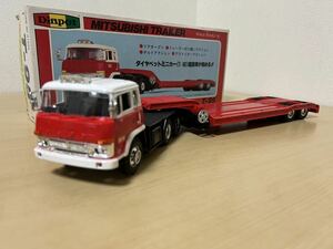 1/35 Mitsubishi Fuso Trailer Diapet T-95