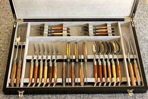 ★Laguiole en Aubrac wood canteen of cutlery 100%オーダーメード ６種類のウッドカトラリー28psセット★