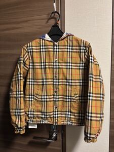 美品着用数回 バーバリーBurberry 12歳サイズ 140.150.160サイズ リバーシブル フード付きジャケットコートキッズチルドレン子供服即決あり