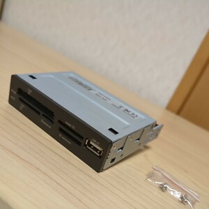 送料無料　3.5インチ　カードリーダー　マイクロSD対応　cr35a 未使用　動作未確認ジャンク扱い