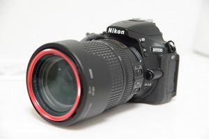 ニコン　NIKON D5500 美品　ズームレンズ予備バッテリー付き　AF-S NIKKOR 18-140mm f3.5-5.6G ED VR DX　付 ショット数3290　