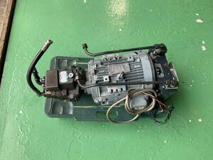 オイルポンプ A16-F-R-01-H-K-32 YUKEN　モーター3.7kw　200V