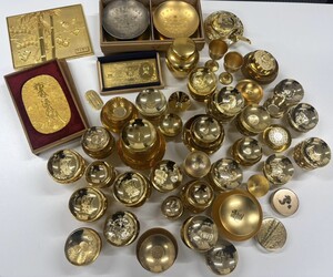 １円スタート 大量 金杯 金盃 24KGP 酒器 金メッキ 縁起物 記念品 お猪口 24メッキ 干支 朱肉 大判 現状品 11.8キロ 【K000257】