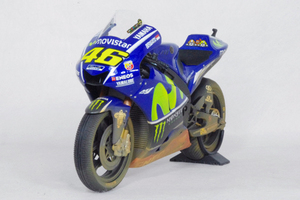 ● 1/12 ヤマハ 〓 YZR-M1 / V.ロッシ 2017 マレーシアGP レイン コンディション 〓 YAMAHA