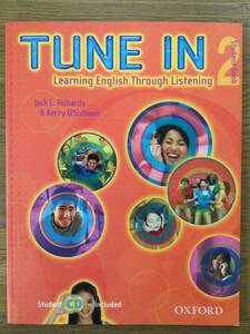 TUNE IN 2/ Learning English Through Listing/ 英会話テキストとStudent CD / 中級の下