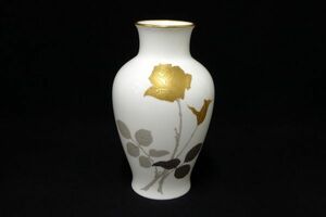 W449 大倉陶園 金彩花柄 花器 花瓶 花生 花入れ 飾り壺 床の間 華道具 茶道具 伝統工芸/100