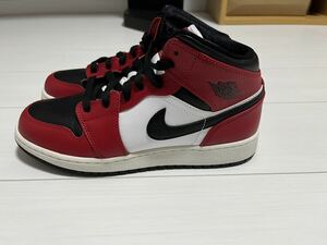 ナイキ JORDAN 1 MID 24㎝　です。