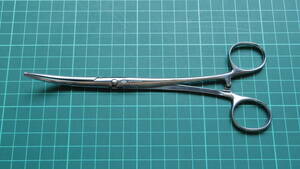 ⑤新品　コッヘル鉗子　18.5ｃｍ反型　有鈎　ハズシ（鑷子　持針器　剪刀　鈎　開創器） 医療機器　医療器具　外科　整形外科　手術