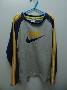 全国送料無料 正規品 ナイキ NIKE 子供服キッズ男＆女の子サッカー等スポーツ 切替スウェットシャツ トレーナー130(XS)