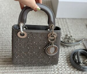 Dior　レディースバッグ　ディオール　肩掛け　オシャレ　ショルダーバッグ　斜め掛け可能　ハンドバッグ　シンプル　1000円～　