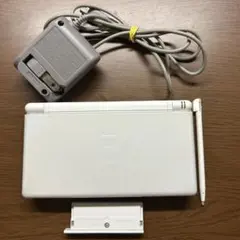 Nintendo DS Lite ホワイト 本体と充電器付き