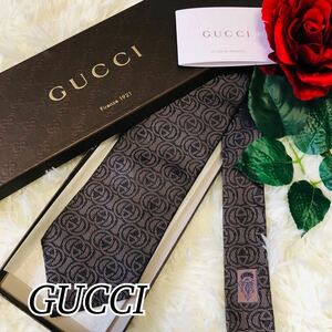 GUCCI グッチ メンズ 男性 紳士 ネクタイ ブランドネクタイ 総柄 ロッキングG パープル 薄紫 ビジネス 結婚式 カッコいい 美品 剣先 9.7cm