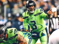 ラッセル・ウイルソン直筆サイン入り超大型写真…Russell Wilson…