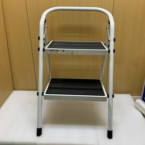 MK6067 脚立 2段 踏み台 LADDER STEPS LD2000 ラダーステップ ステップ台 ホワイト 100kg 中古 20240515