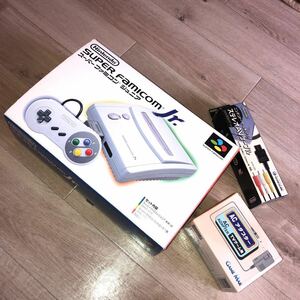 SUPER FAMICOM Jr. 本体 コントローラー 2個 アダプター AVケーブル セット SET スーパーファミコンジュニア NINTENDO 任天堂 箱説明書付き