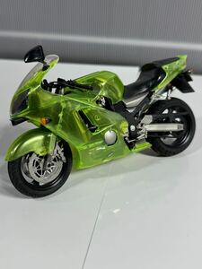 カワサキ　Kawasaki ニンジャ プラモデル zx12r オートバイ 完成品　プラモデル　模型　定番　カラー　売り切り　bbba