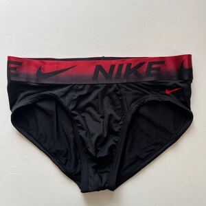 NIKE ナイキ　メンズビキニ　M(S) ブラック　黒　スポーツインナー　ナイロンストレッチ　ビキニブリーフ　メンズインナー　男性ブリーフ