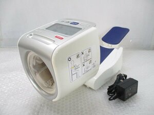 ◎展示品 オムロン OMRON HEM-1020 スポットアーム 上腕式血圧計 デジタル自動血圧計 アダプター付き w7232