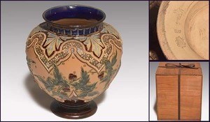 1887年 名作 DOULTON・LAMBETH/ドルトン・ランべス製陶所 花器 ベース 花瓶 花生 花入 西洋美術　　a1824