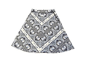 DKNY ダナキャラン ビーズ刺繍のフレアスカート