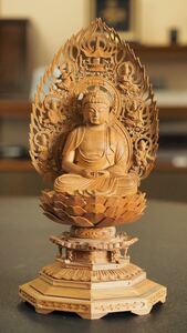 新品未使用 老山白檀 座弥陀 八角飛天光背 3.0寸 木彫仏像 上級彫 仏教美術