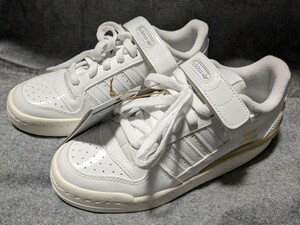 未使用　adidas　アディダス　H05110　FORUM LOW W　22.5