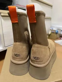 UGG W Classic Dipper /Koki着用アイテム