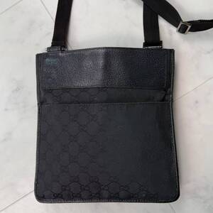 美品 GUCCI グッチ ショルダーバッグ サコッシュ GGキャンバス クロスボディ レザー 本革 ロゴ型押し ブラック 黒 総柄 斜め掛け メンズ 